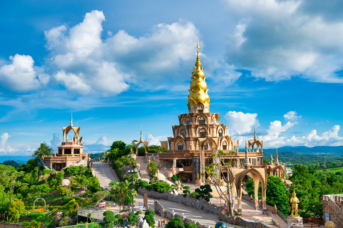 Vue sur un temple en Thaïlande