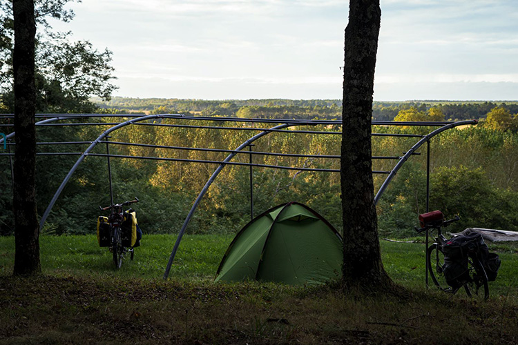 Bivouaquer en sécurité lors d'un voyage à vélo