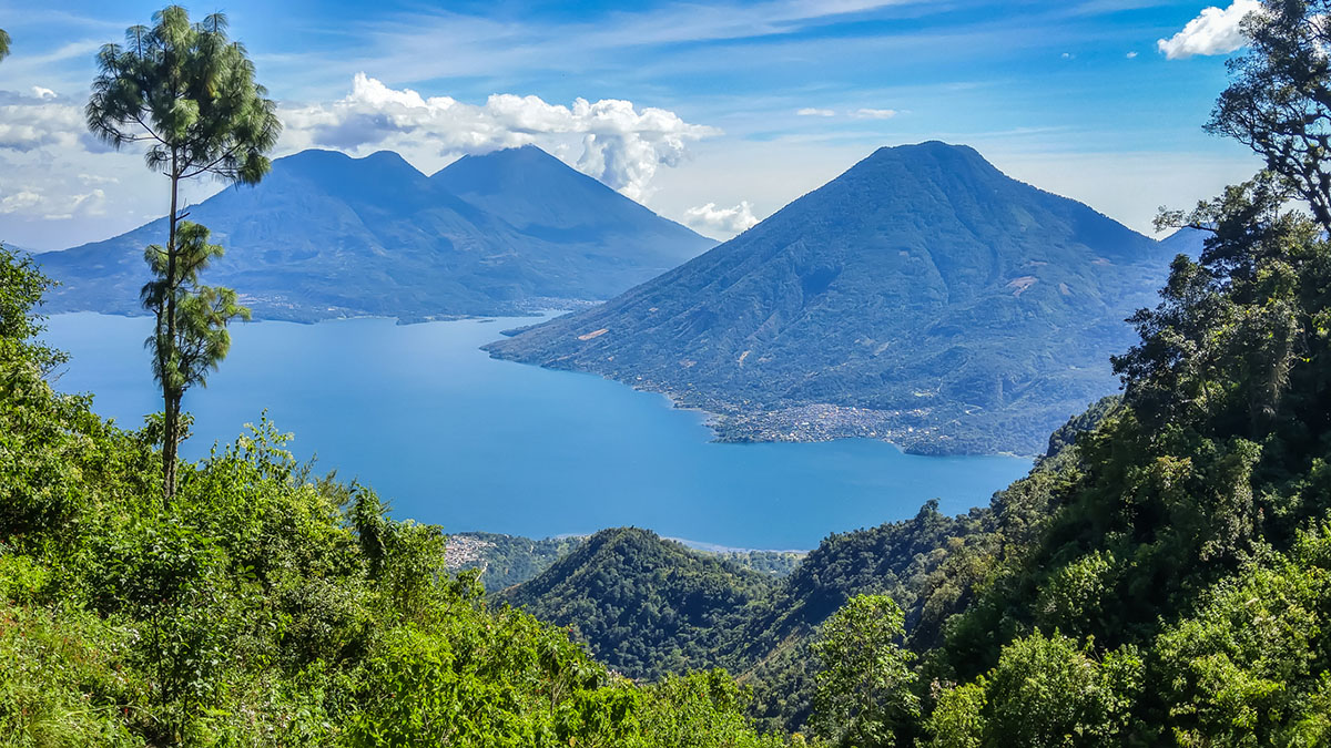Vue sur le lac Atitlan au Guatemala
