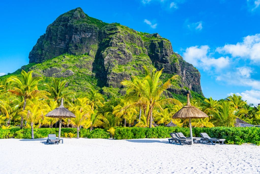 Vue sur le Morne Brabant une plage de l'île Maurice