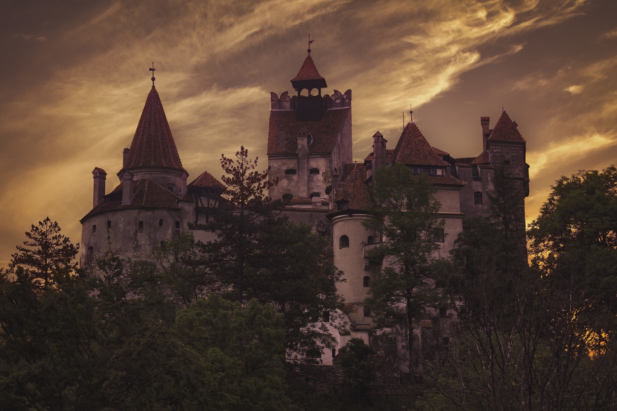 Château de Bran en Roumanie au coucher du soleil