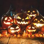 Citrouilles d'Halloween allumées