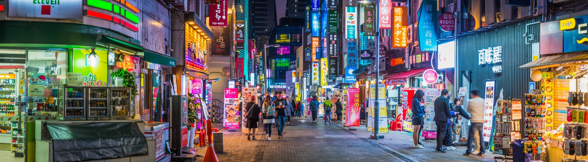 Quartier de Myeong-dong de nuit