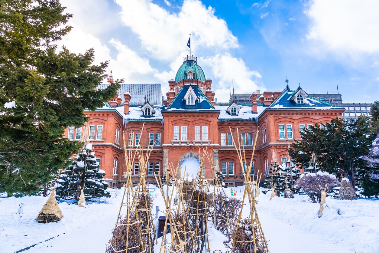 Bâtiment historique de Sapporo décoré sous la neige