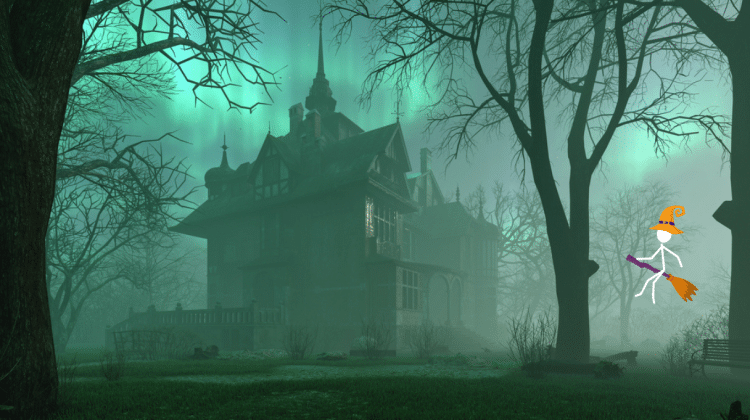Maison hantée dans le brouillard