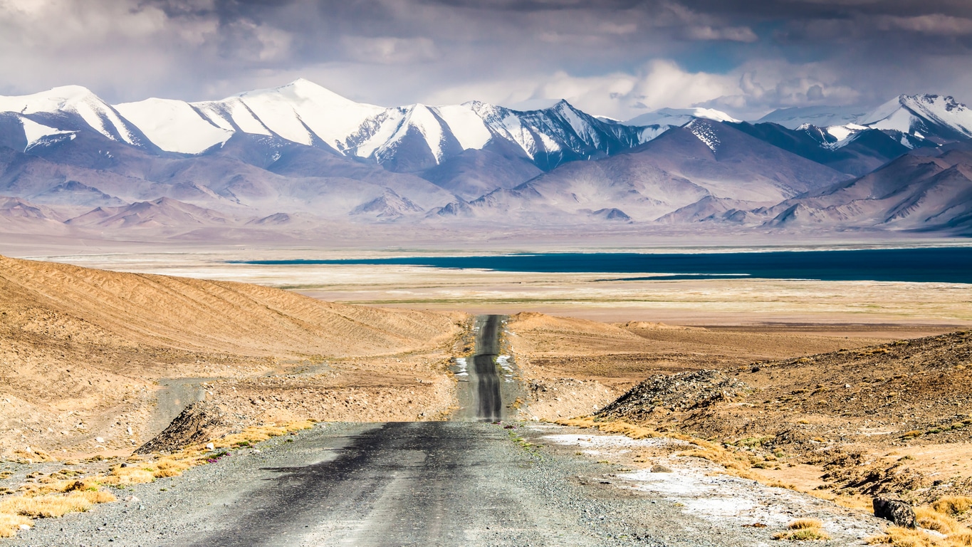 Vue sur la Pamir Highway au Tadjikistan